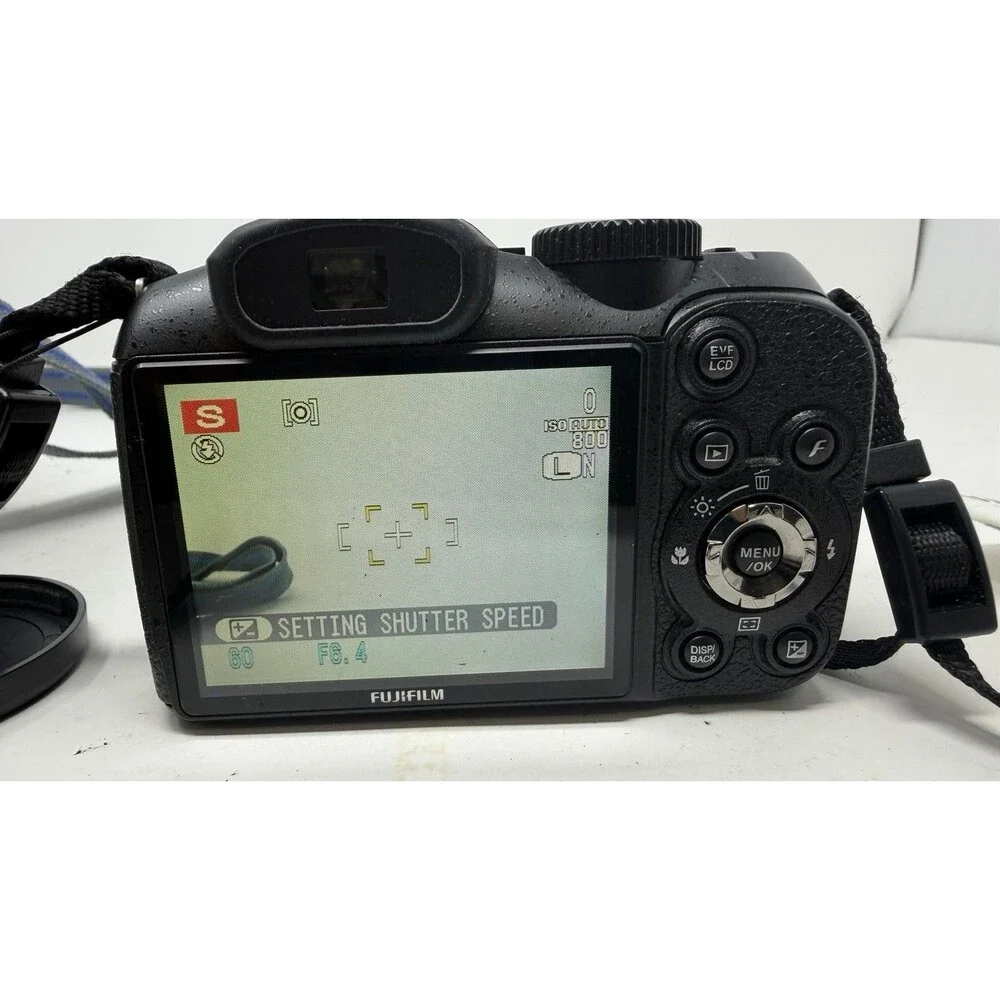 Fujifilm FinePix S2940WM 14MP Digital Camera W/Case TESTED WORKS